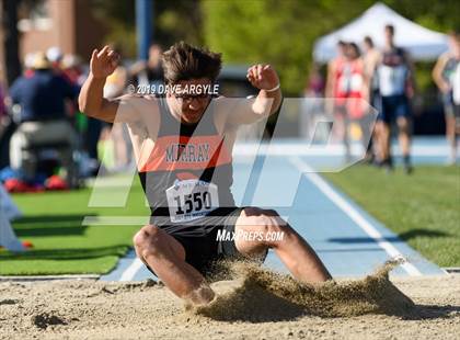 Thumbnail 3 in BYU Invitational photogallery.