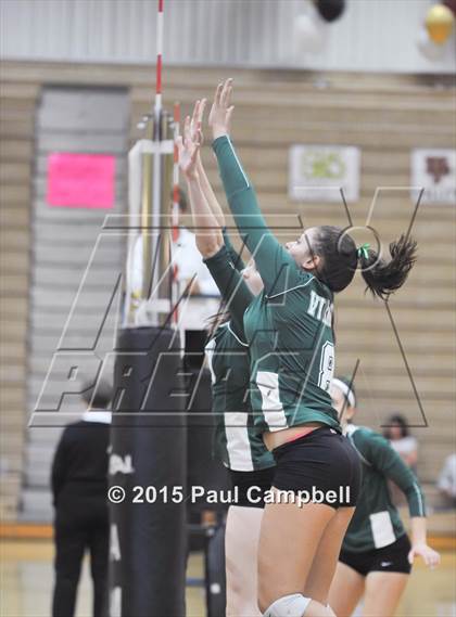 Thumbnail 3 in Gilbert vs Sunnyslope (Gilbert Invitational) photogallery.