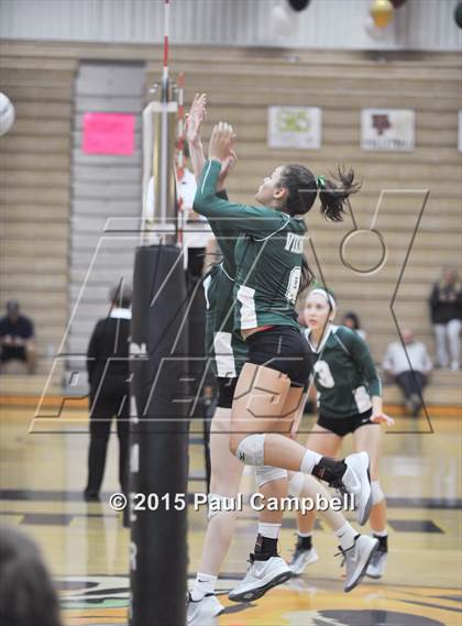 Thumbnail 1 in Gilbert vs Sunnyslope (Gilbert Invitational) photogallery.