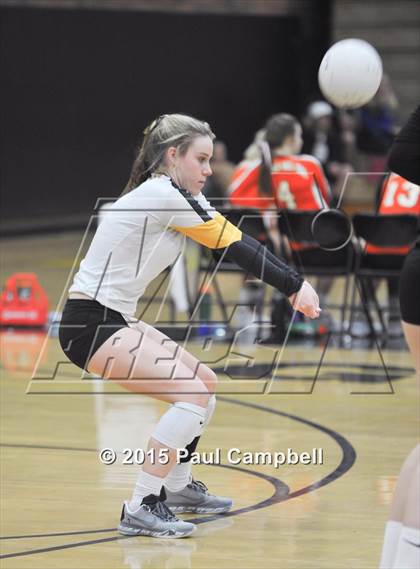Thumbnail 2 in Gilbert vs Sunnyslope (Gilbert Invitational) photogallery.