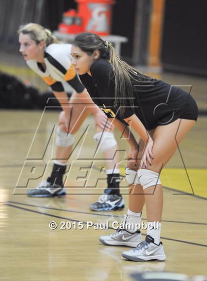 Thumbnail 2 in Gilbert vs Sunnyslope (Gilbert Invitational) photogallery.