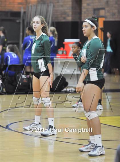 Thumbnail 2 in Gilbert vs Sunnyslope (Gilbert Invitational) photogallery.