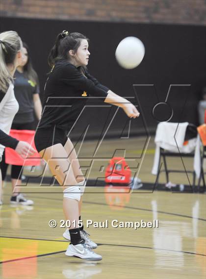 Thumbnail 2 in Gilbert vs Sunnyslope (Gilbert Invitational) photogallery.
