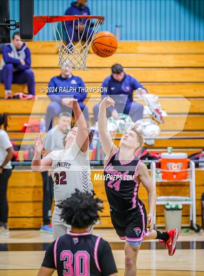 Thumbnail 2 in Woodcreek vs. Lincoln (Sheldon's Block Party Showcase) photogallery.