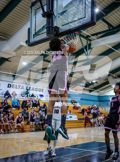 Thumbnail 3 in Woodcreek vs. Lincoln (Sheldon's Block Party Showcase) photogallery.