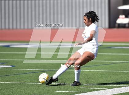 Thumbnail 2 in Lee [Robert E.] vs Harlandale (SAISD Tournament) photogallery.