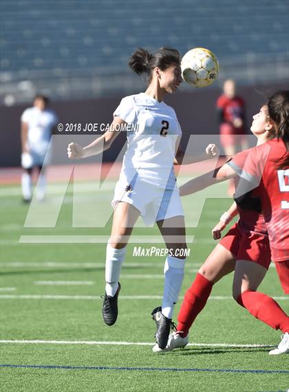 Thumbnail 3 in Lee [Robert E.] vs Harlandale (SAISD Tournament) photogallery.