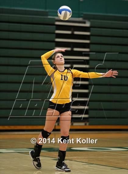 Thumbnail 1 in Adams vs. Stoney Creek photogallery.