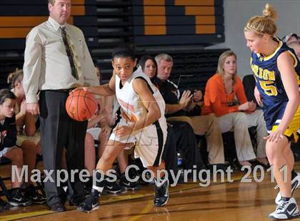 Thumbnail 1 in Mt. Vernon vs Marion (Regional Playoffs) photogallery.