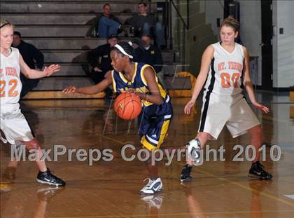 Thumbnail 2 in Mt. Vernon vs Marion (Regional Playoffs) photogallery.