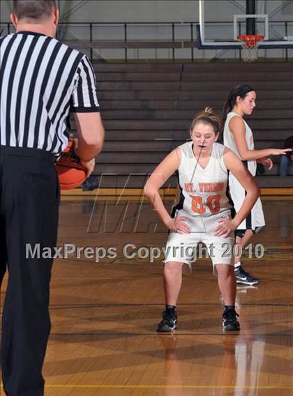 Thumbnail 1 in Mt. Vernon vs Marion (Regional Playoffs) photogallery.