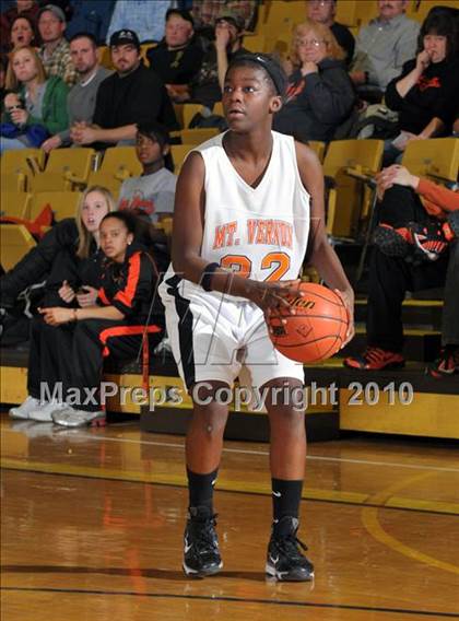 Thumbnail 2 in Mt. Vernon vs Marion (Regional Playoffs) photogallery.