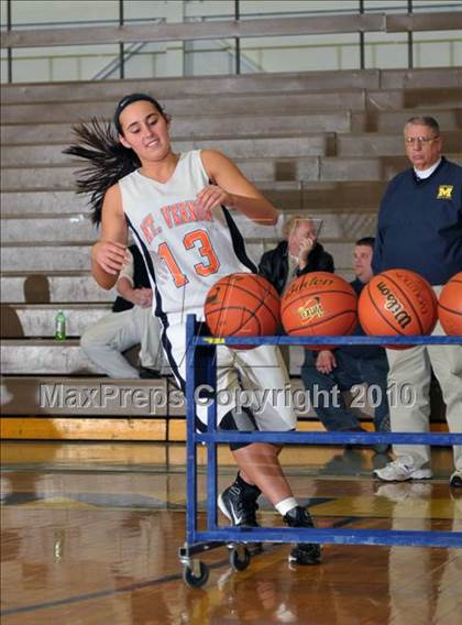 Thumbnail 2 in Mt. Vernon vs Marion (Regional Playoffs) photogallery.