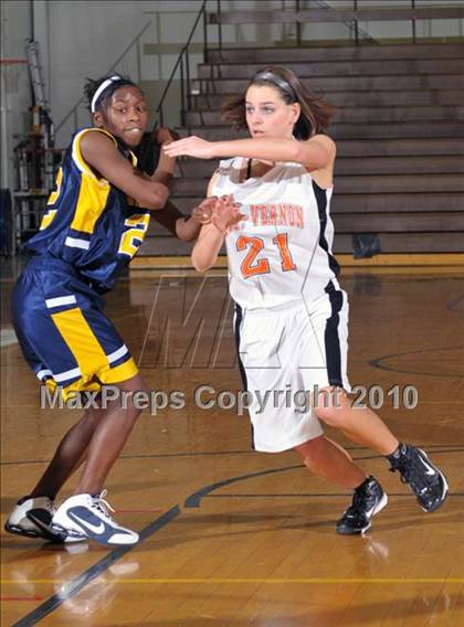 Thumbnail 1 in Mt. Vernon vs Marion (Regional Playoffs) photogallery.
