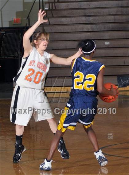Thumbnail 3 in Mt. Vernon vs Marion (Regional Playoffs) photogallery.