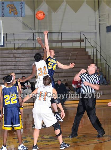 Thumbnail 2 in Mt. Vernon vs Marion (Regional Playoffs) photogallery.