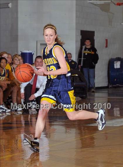 Thumbnail 2 in Mt. Vernon vs Marion (Regional Playoffs) photogallery.