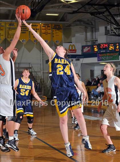 Thumbnail 2 in Mt. Vernon vs Marion (Regional Playoffs) photogallery.
