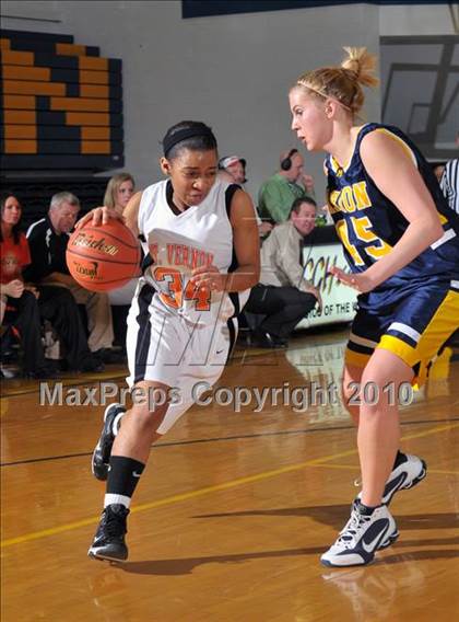 Thumbnail 2 in Mt. Vernon vs Marion (Regional Playoffs) photogallery.