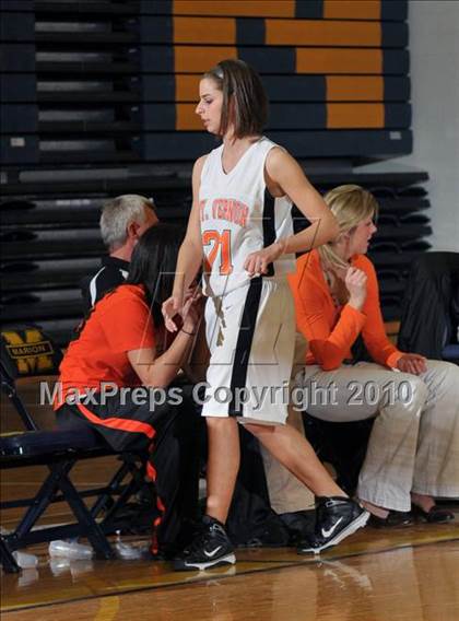 Thumbnail 2 in Mt. Vernon vs Marion (Regional Playoffs) photogallery.