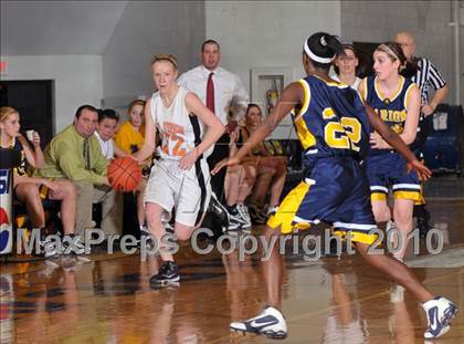 Thumbnail 1 in Mt. Vernon vs Marion (Regional Playoffs) photogallery.