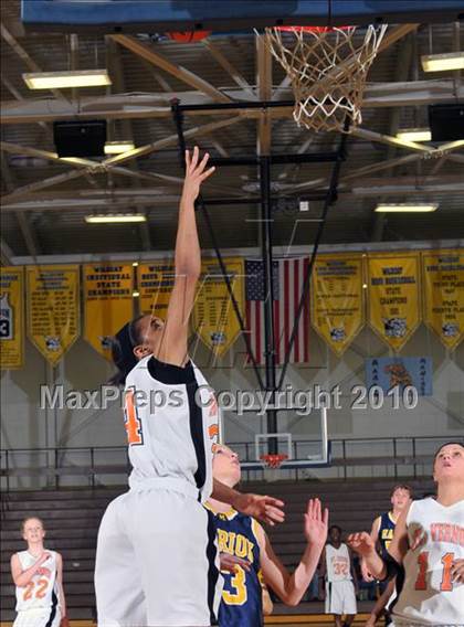 Thumbnail 2 in Mt. Vernon vs Marion (Regional Playoffs) photogallery.
