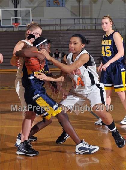 Thumbnail 3 in Mt. Vernon vs Marion (Regional Playoffs) photogallery.