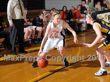 Thumbnail 2 in Mt. Vernon vs Marion (Regional Playoffs) photogallery.