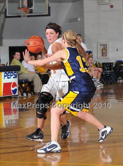 Thumbnail 3 in Mt. Vernon vs Marion (Regional Playoffs) photogallery.