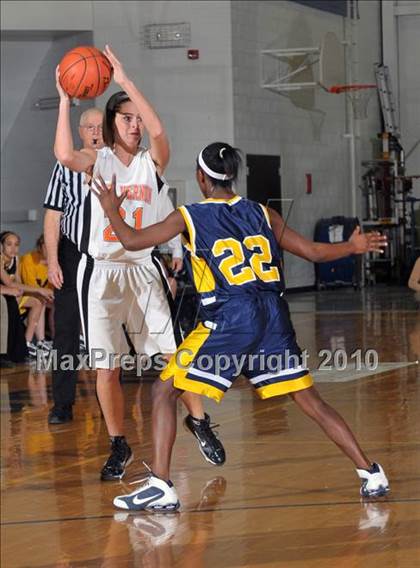 Thumbnail 1 in Mt. Vernon vs Marion (Regional Playoffs) photogallery.