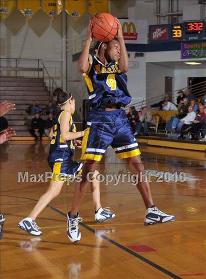Thumbnail 2 in Mt. Vernon vs Marion (Regional Playoffs) photogallery.