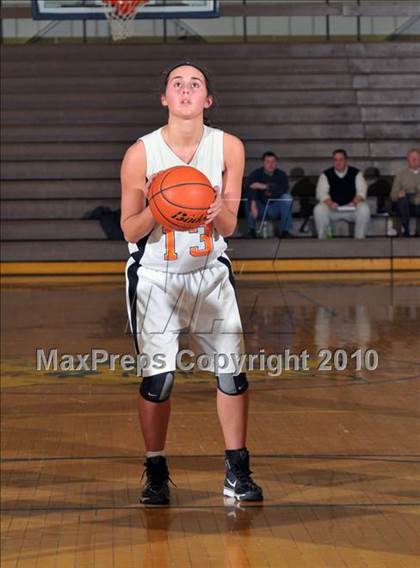Thumbnail 3 in Mt. Vernon vs Marion (Regional Playoffs) photogallery.