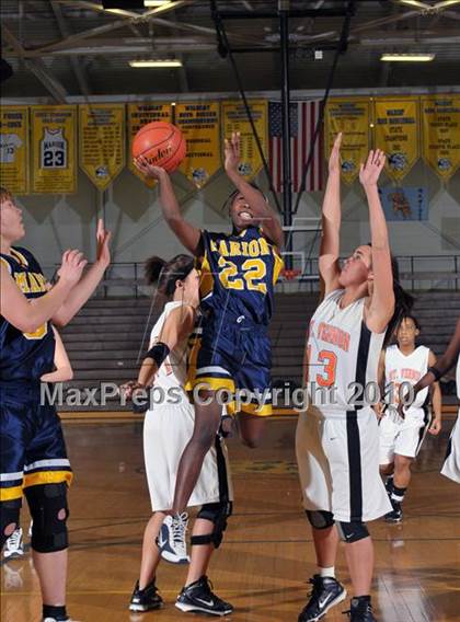 Thumbnail 2 in Mt. Vernon vs Marion (Regional Playoffs) photogallery.