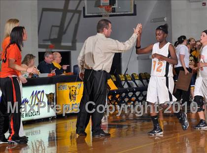 Thumbnail 2 in Mt. Vernon vs Marion (Regional Playoffs) photogallery.