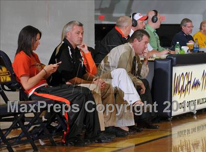 Thumbnail 3 in Mt. Vernon vs Marion (Regional Playoffs) photogallery.