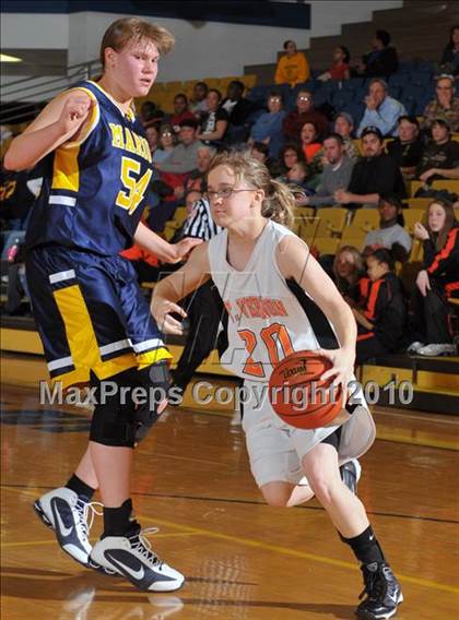 Thumbnail 2 in Mt. Vernon vs Marion (Regional Playoffs) photogallery.