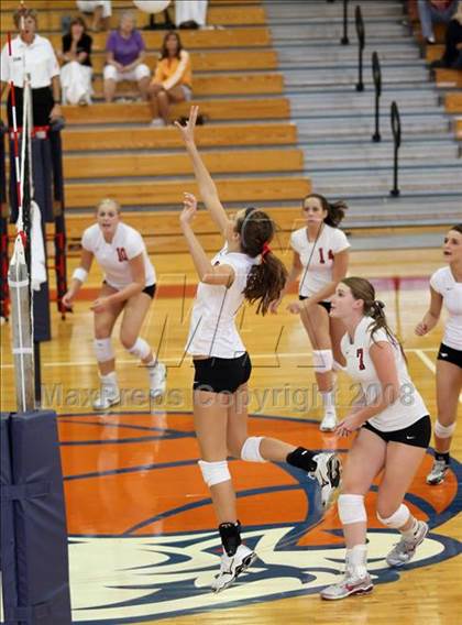 Thumbnail 1 in Montgomery vs Memorial (Nike Volleyball Classic) photogallery.