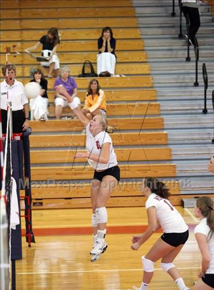 Thumbnail 3 in Montgomery vs Memorial (Nike Volleyball Classic) photogallery.