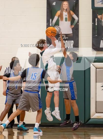 Thumbnail 1 in JV: San Tan Foothills @ Tanque Verde photogallery.