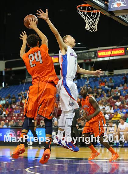 Thumbnail 3 in Folsom vs. Cosumnes Oaks (CIF NorCal Regional D2 Final) photogallery.