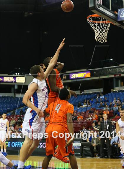 Thumbnail 3 in Folsom vs. Cosumnes Oaks (CIF NorCal Regional D2 Final) photogallery.