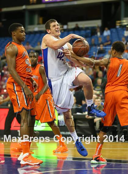 Thumbnail 2 in Folsom vs. Cosumnes Oaks (CIF NorCal Regional D2 Final) photogallery.