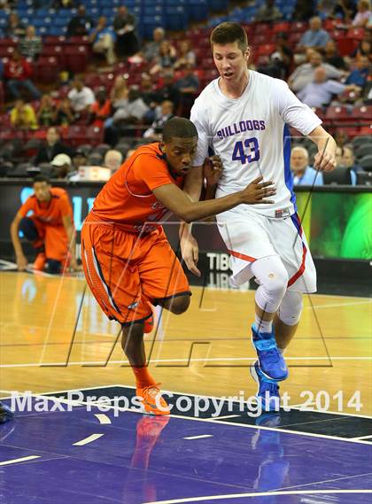 Thumbnail 3 in Folsom vs. Cosumnes Oaks (CIF NorCal Regional D2 Final) photogallery.