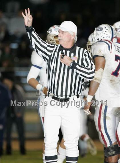 Thumbnail 2 in Carson vs. Garfield (CIF LACS Playoffs) photogallery.