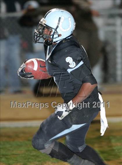 Thumbnail 1 in Carson vs. Garfield (CIF LACS Playoffs) photogallery.
