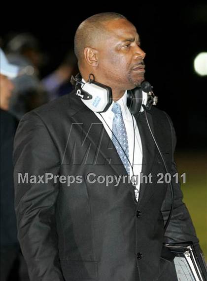 Thumbnail 3 in Carson vs. Garfield (CIF LACS Playoffs) photogallery.