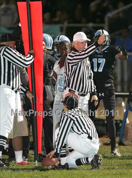 Thumbnail 2 in Carson vs. Garfield (CIF LACS Playoffs) photogallery.
