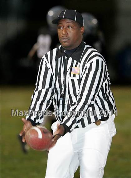 Thumbnail 1 in Carson vs. Garfield (CIF LACS Playoffs) photogallery.