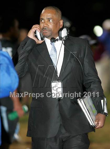 Thumbnail 1 in Carson vs. Garfield (CIF LACS Playoffs) photogallery.