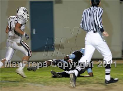 Thumbnail 2 in Carson vs. Garfield (CIF LACS Playoffs) photogallery.